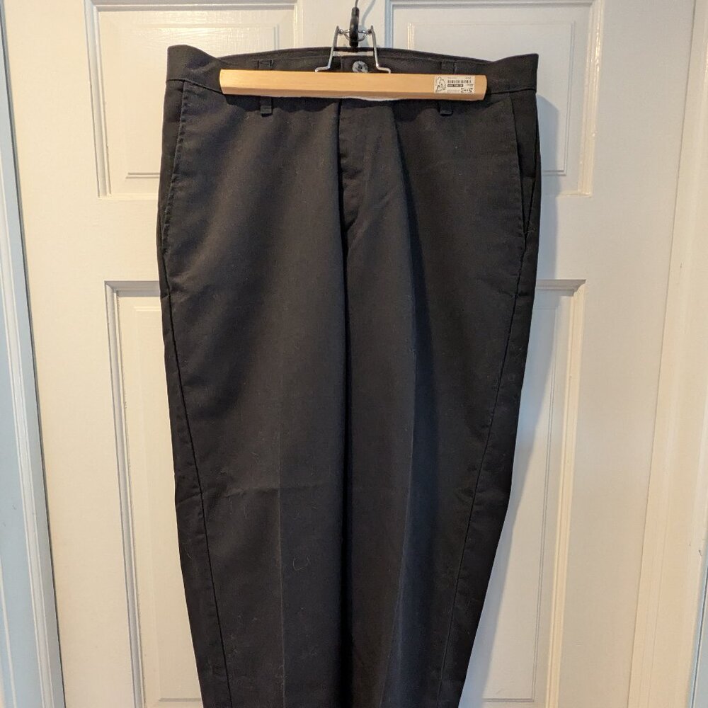Lee relaxed fit, flat front chinos, black, 33x30